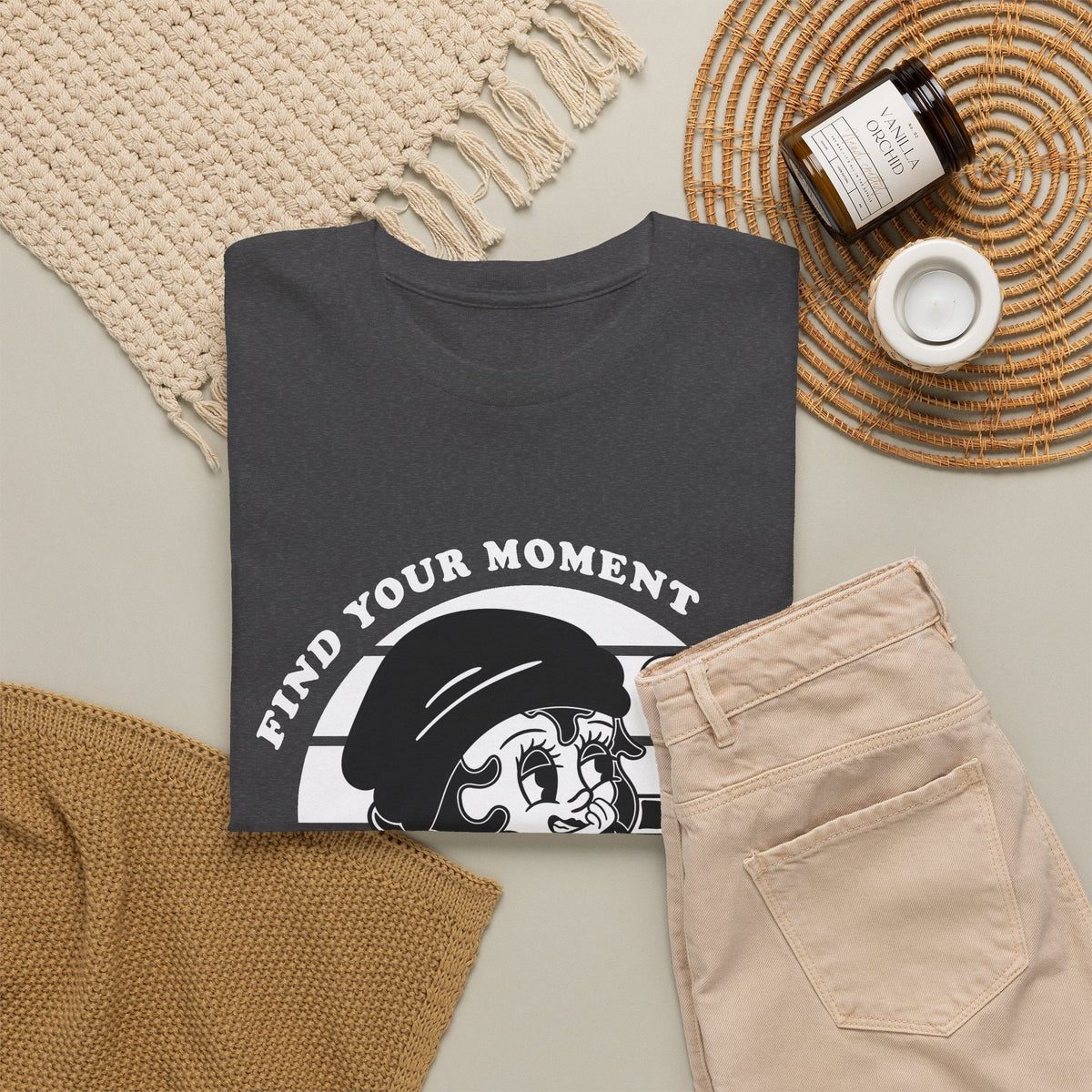 T-Shirt Continua a Sorridere – Ragazza Vintage e Frase Positiva