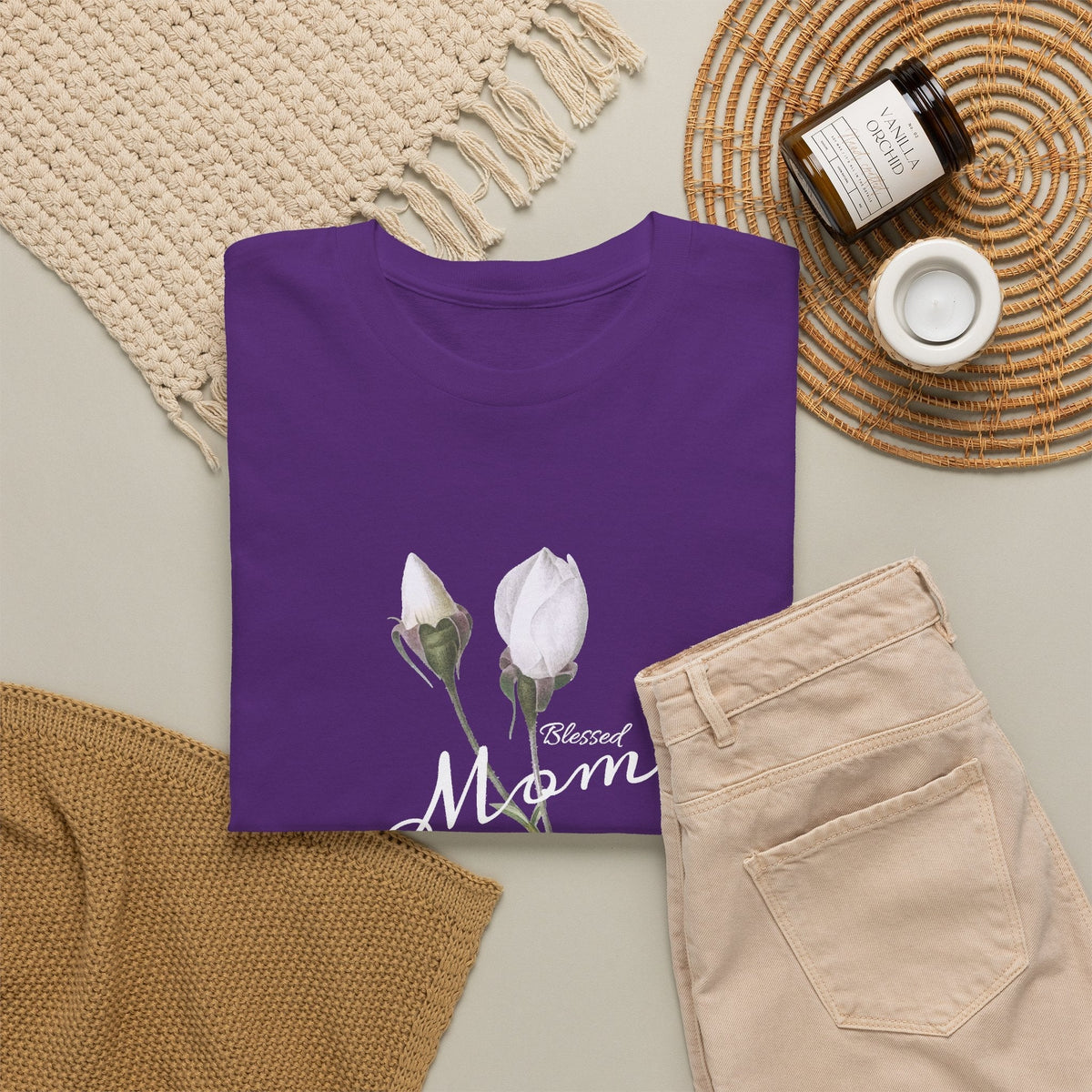 T-Shirt Mamma con Fiori – Design Minimalista