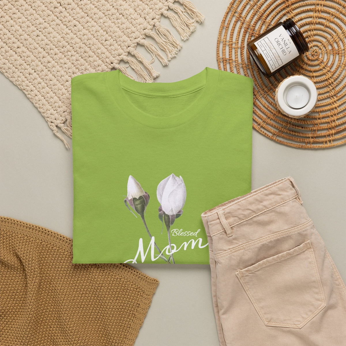T-Shirt Mamma con Fiori – Design Minimalista