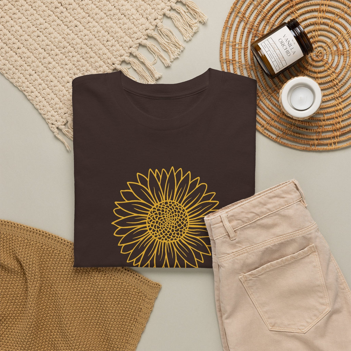 T-Shirt Girasole Minimal – Design Floreale Line Art