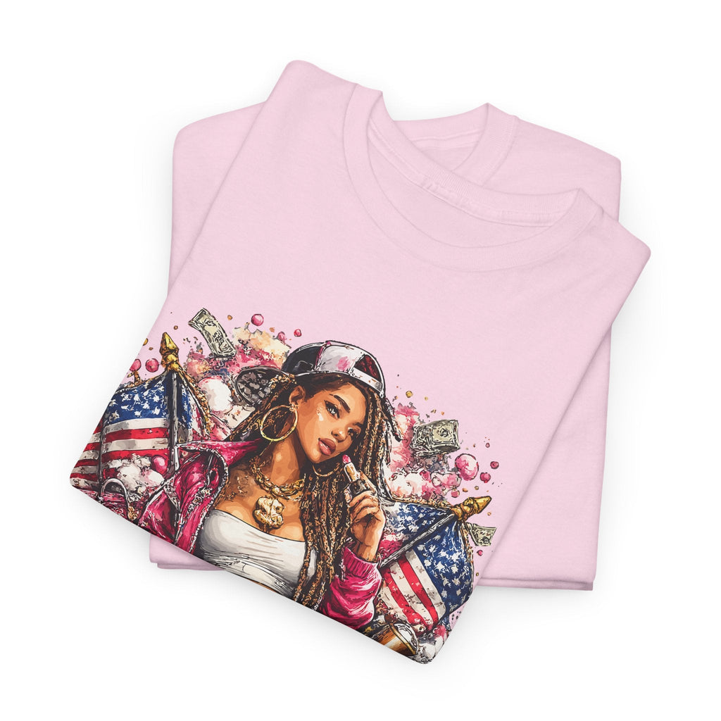T-Shirt Regina dello Streetwear – Design Chicana Tattoo e Bandiera USA