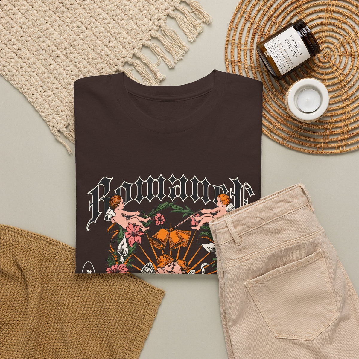 T-Shirt Angelo Gotico con Fiori – Design Dark Vintage